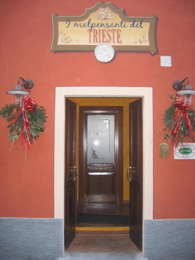 I Malpensanti Del Trieste Monticelli dʼOngina Kültér fotó